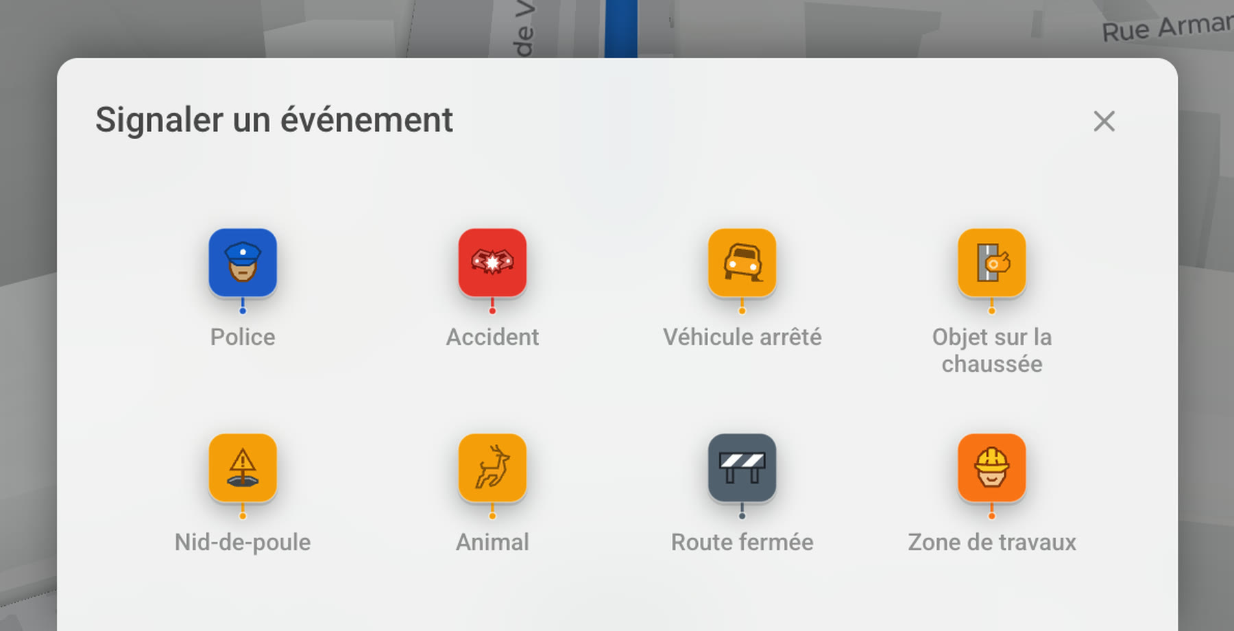 La fenêtre de signalement ouverte sur un écran Tesla, avec huit types signalables en un geste : Police, Accident, Véhicule arrêté, Objet sur la chaussée, Nid-de-poule, Animal, Route fermée et Zone de travaux.